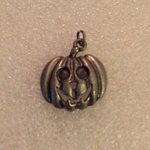 Bumpkin pendent